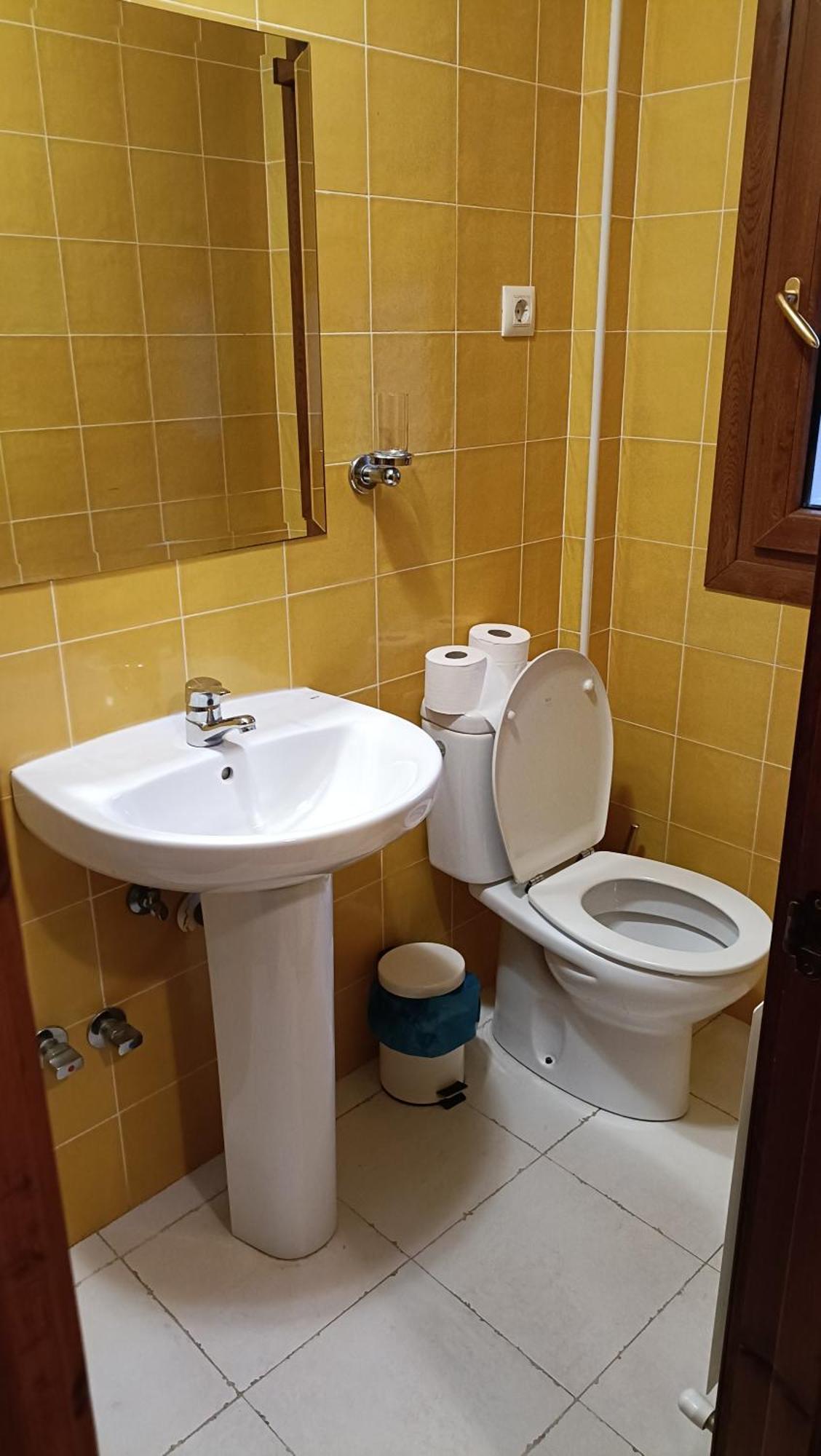 Habitaciones Restaurante Asador El Puente Galdames San Pedro de Galdames Ngoại thất bức ảnh
